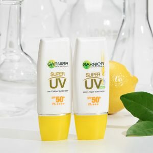 Cek Bpom Skin Naturals Light Complete Super Uv Matte Spot-proof Sunscreen Spf50+pa+++ Garnier