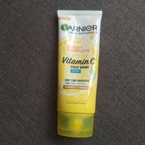 Cek Bpom Skin Naturals Bright Complete Vitamin C Face Wash Scrub Garnier