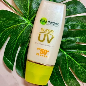 Cek Bpom Skin Naturals Bright Complete Vitamin C Super Uv Spot-proof Sunscreen Spf50+ Pa++++ Garnier