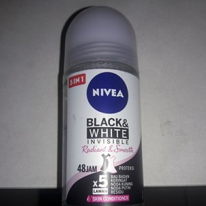 Cek Bpom Black & White Invisible Radiant & Smooth Deodorant Roll On Nivea